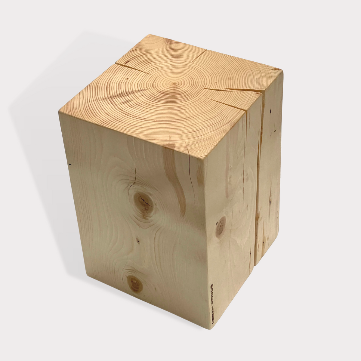Monolith X566 34x24x24cm
